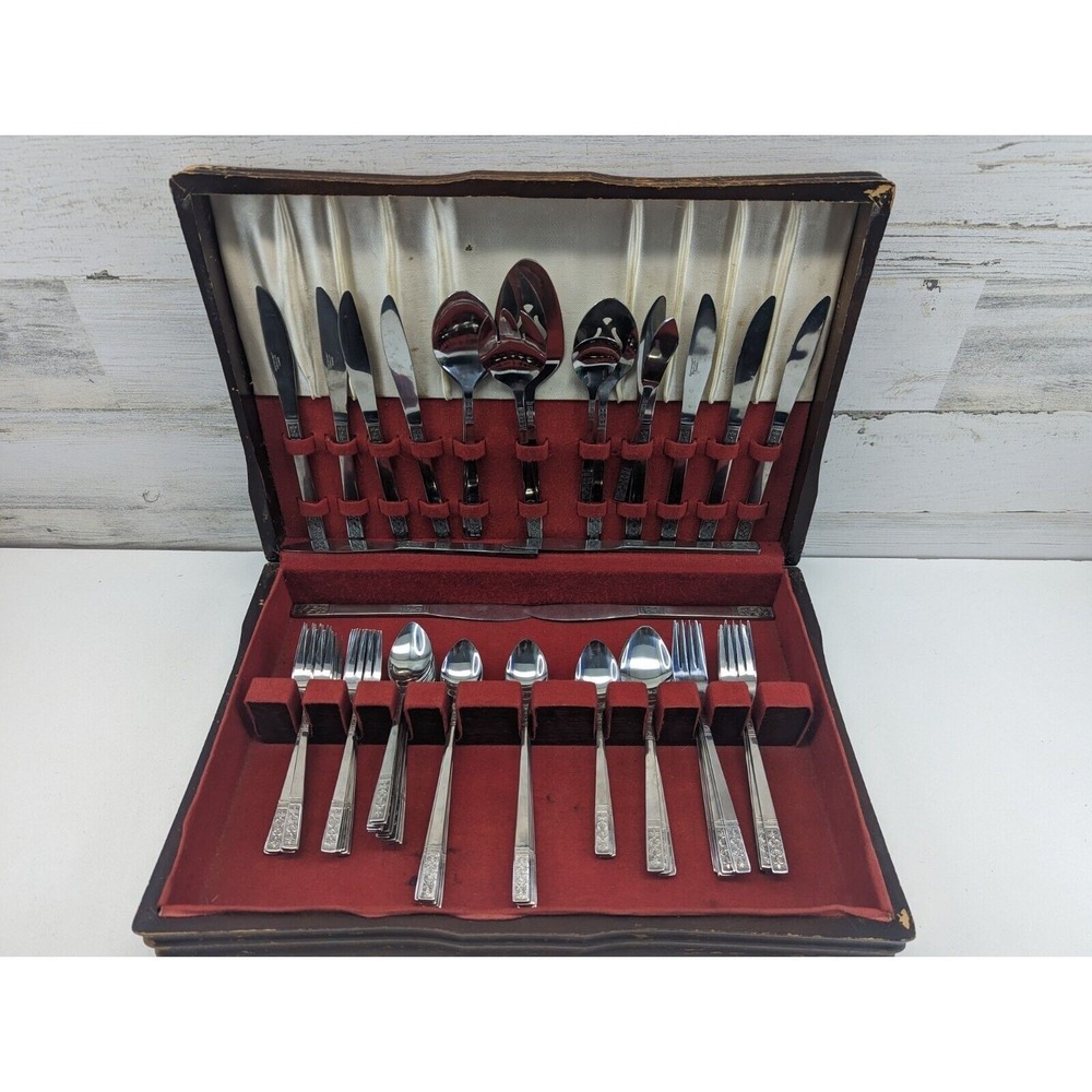 Customcraft CUS3 Stainless Fleur De Lis 78 Pieces Large Set Incomplete